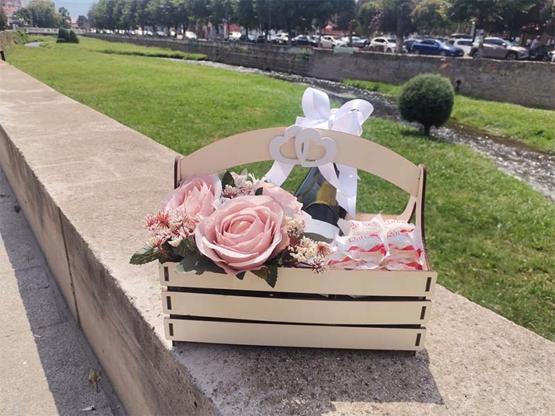 Laser Cut Flower Basket for Valentine Day Bouquet Gift Idea
