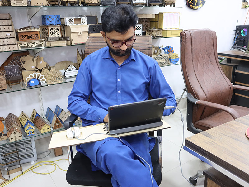 Laser Cut Wooden Laptop Stand and Study Board Plywood 6mm