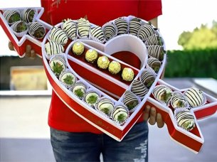 Laser Cut Valentines Day Heart Arrow Gift Box Design